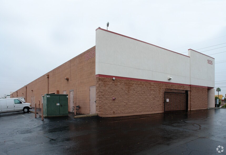 More Photos Of 1835 S Alvernon Way, Tucson Storefront Retail Office For Lease