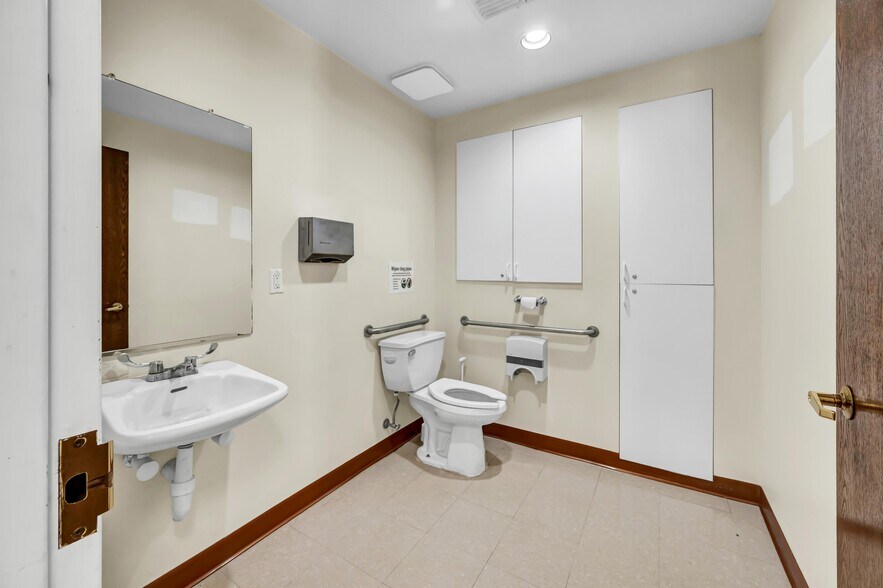 More Photos Of 48 Route 6, Yorktown Heights Medical For Sale