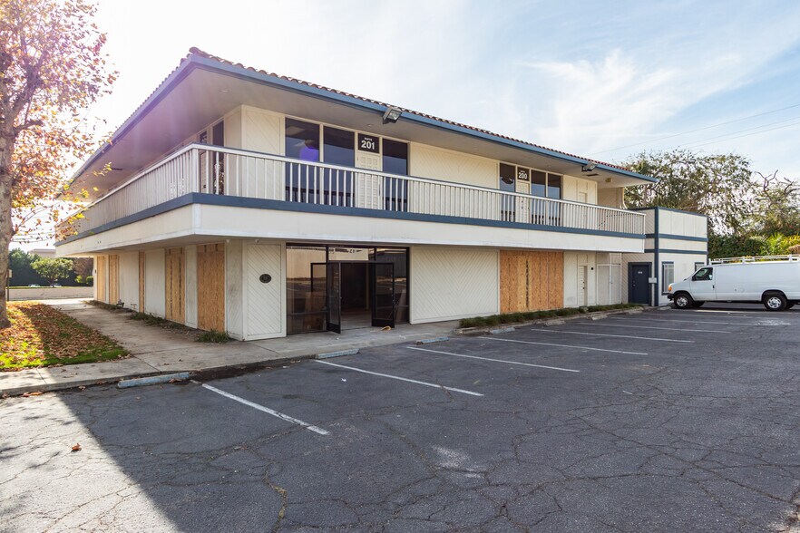 More Photos Of 715 N Mountain Ave, Upland Medical For Lease
