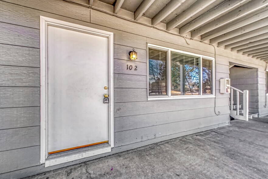 More Photos Of 490 E Elm St, Elizabeth Apartments For Sale