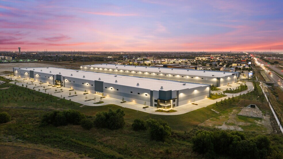 More Photos Of 160 Parker Way, Hutto Distribution For Sale