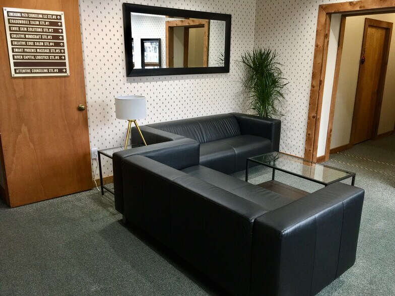 More Photos Of 110 E Historic Columbia River Hwy, Troutdale Office For Lease