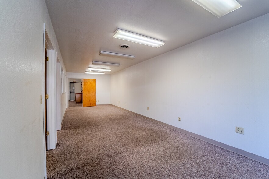 More Photos Of 1547 Starr Dr, Yuba City Office For Sale