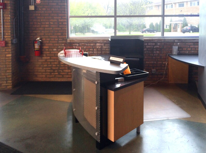 More Photos Of 401-403 W Saint Charles Rd, Lombard Office For Lease