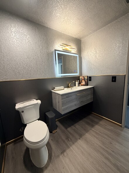 More Photos Of 28435 Century St, Hayward Light Distribution For Sale