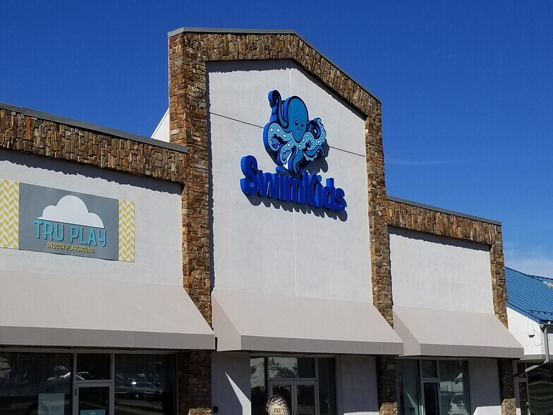 More Photos Of 70 S Fairfield Rd, Layton Storefront For Lease