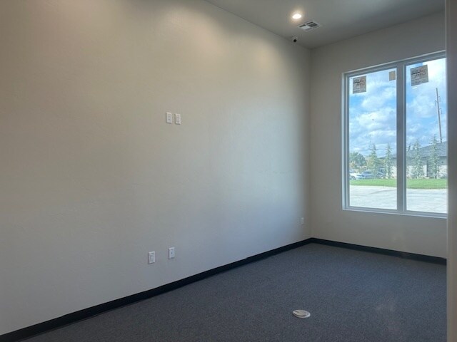 More Photos Of 1010 S Santa Fe Ave, Moore Office For Sale