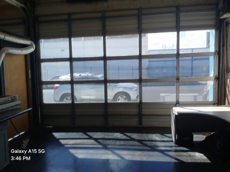 More Photos Of 2030 Homerule St, Honolulu Light Distribution For Lease