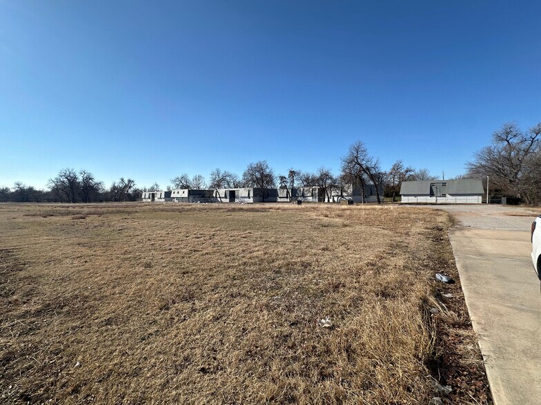 More Photos Of 2302 NW 38th St, Lawton Apartments For Sale