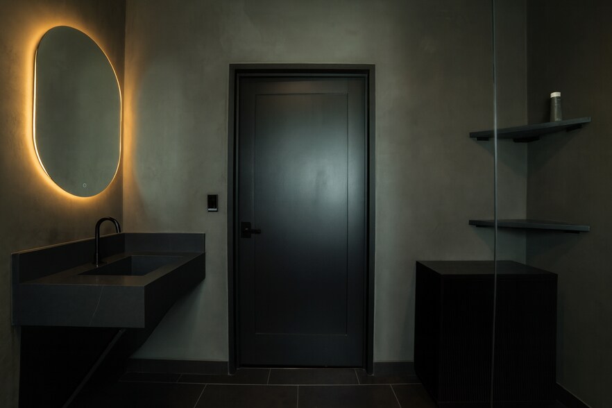 More Photos Of 195 American Way, Dripping Springs Flex For Lease