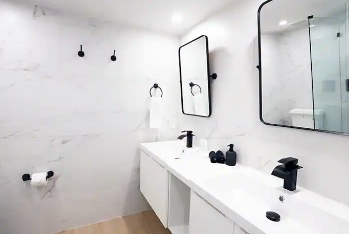 More Photos Of 511 16th St, Miami Beach Hospitality For Sale