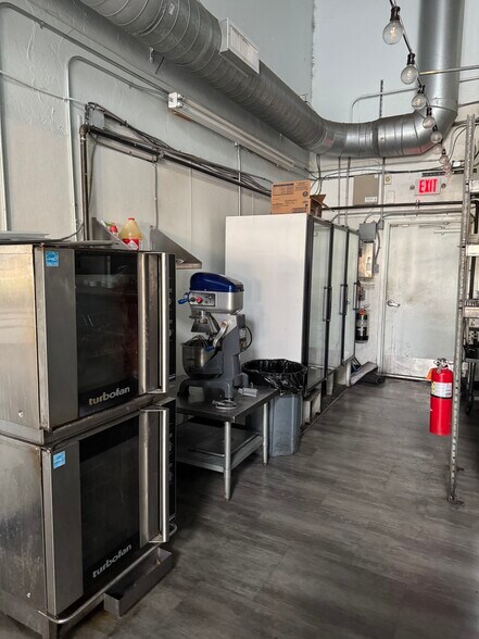 More Photos Of 471 S A St, Springfield Restaurant For Lease