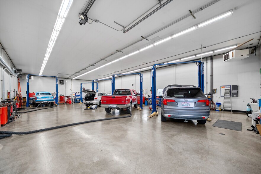 More Photos Of 19011 E Appleway Ave, Spokane Valley Auto Repair For Sale