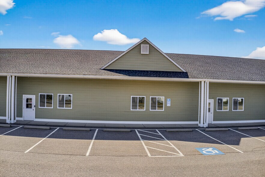 More Photos Of 430 Chapel Hill Rd, Oakdale Freestanding For Lease