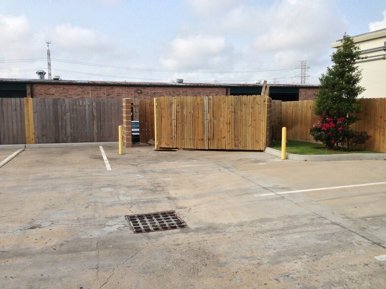 More Photos Of 11405 Bellaire Blvd, Houston Unknown For Lease