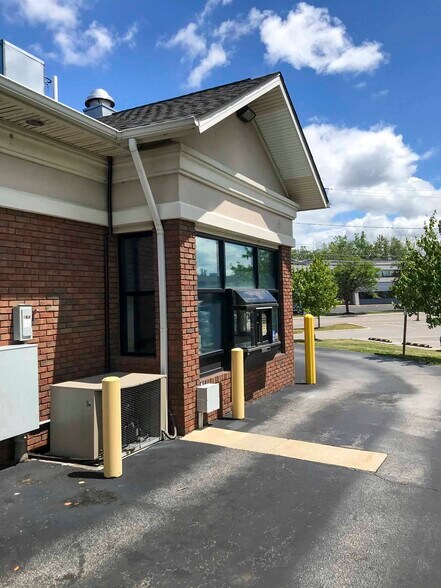 More Photos Of 727 Maple Rd, Buffalo Convenience Store For Lease