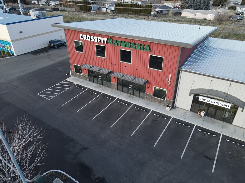 More Photos Of 8804 W Victoria Ave, Kennewick Showroom For Lease