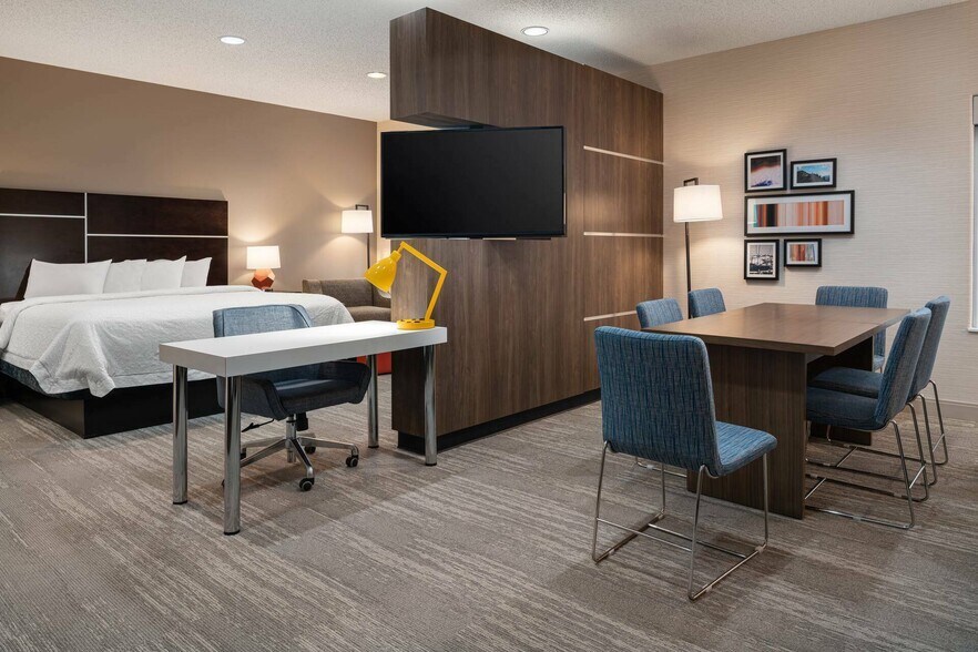 More Photos Of 5500 Stone Creek Cir, Loveland Hotel For Sale