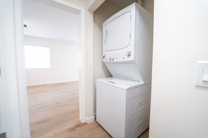 More Photos Of 3776 Villa Terr., San Diego Apartments For Sale