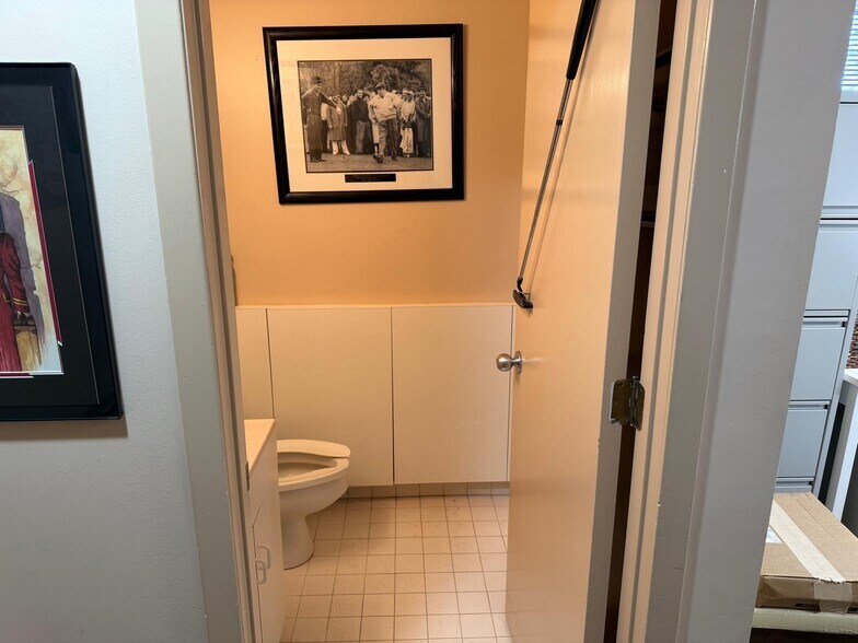 More Photos Of 321 N Main St, New City Office For Lease