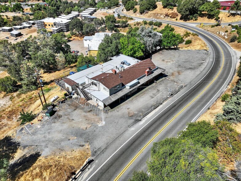 More Photos Of 42155 Highway 41, Oakhurst Restaurant For Sale