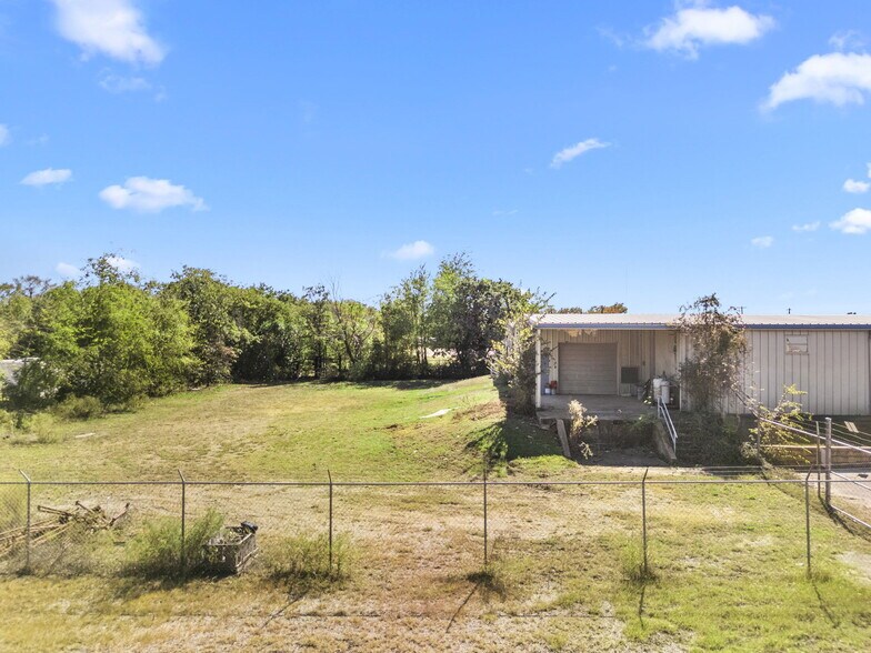 More Photos Of 3401 NNE Loop 323, Tyler Light Distribution For Sale