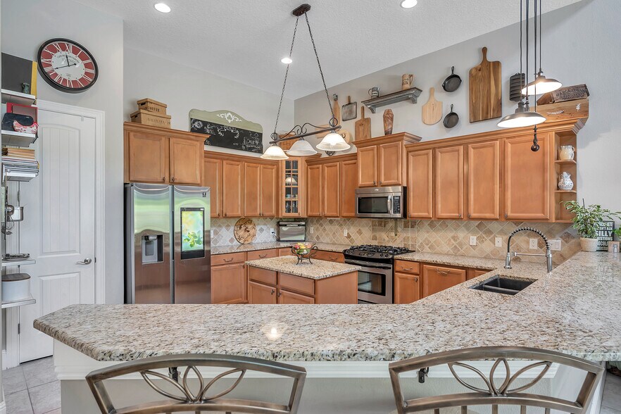 More Photos Of 429 2nd St S, Safety Harbor Specialty For Sale