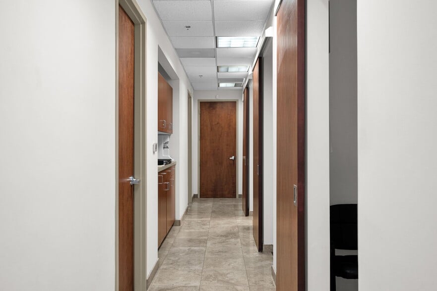 More Photos Of 8404 E Shea Blvd, Scottsdale Medical For Lease