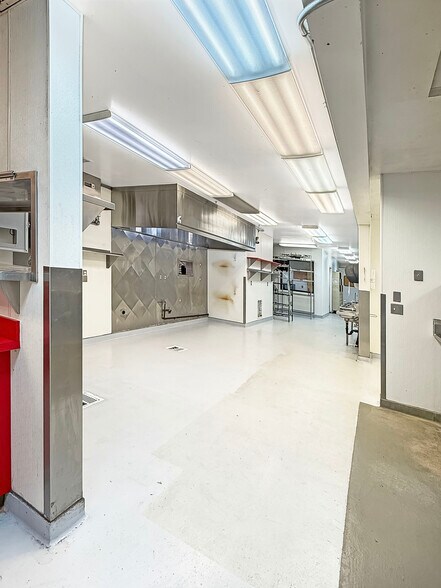 More Photos Of 594 NE Bellevue Ct, Bend Restaurant For Sale