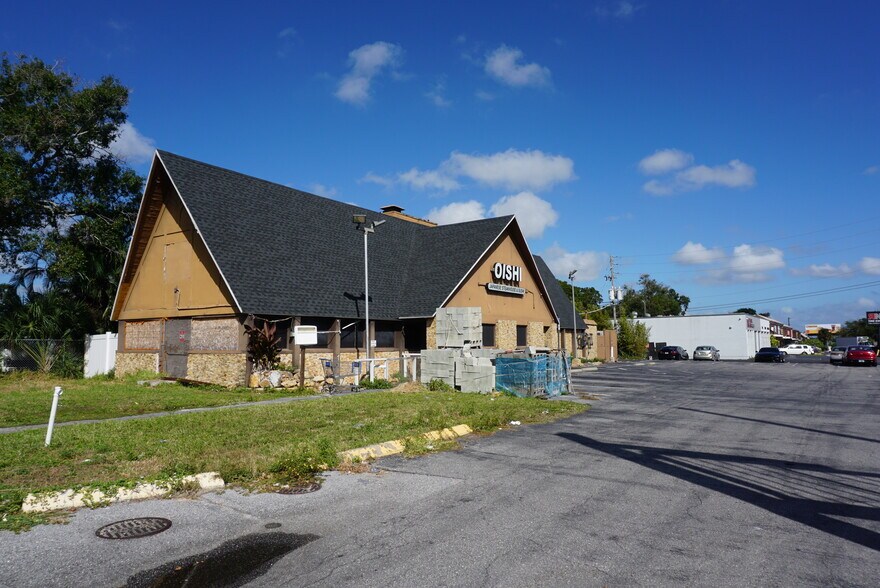 More Photos Of 5800 34th St N, Saint Petersburg Restaurant For Sale