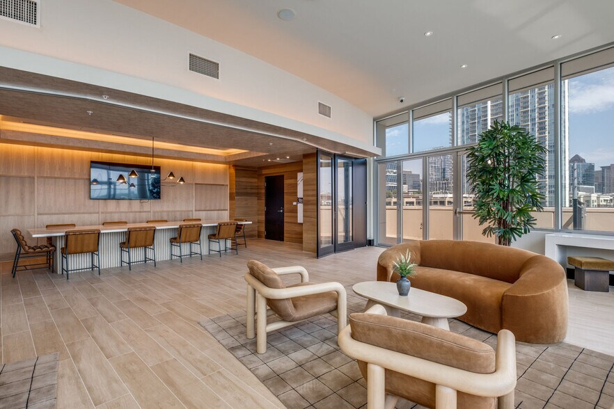 More Photos Of 1400 Hi Line Dr, Dallas Apartments For Lease