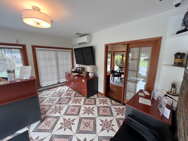 More Photos Of 601 E Lancaster Ave, Downingtown Office For Sale