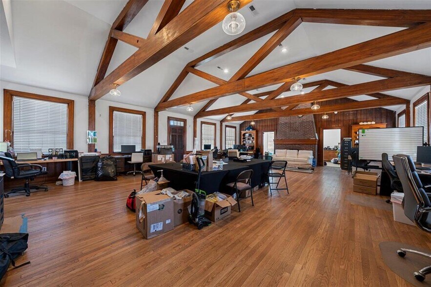 More Photos Of 1349 Adams St, Bowling Green Distribution For Lease