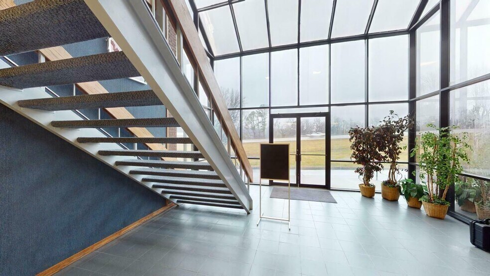 More Photos Of 3117 Pellissippi Pky, Knoxville Office For Sale