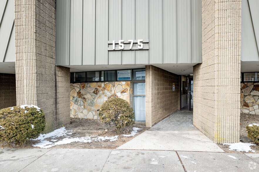 More Photos Of 1575 Hillside Ave, New Hyde Park Medical For Sale