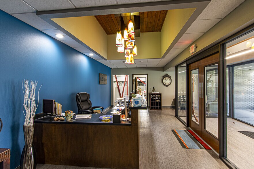 More Photos Of 303 W Calhoun Ave, Temple Office For Sale