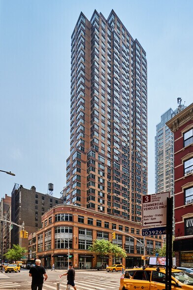 More Photos Of 776 6th Ave, New York Coworking Space