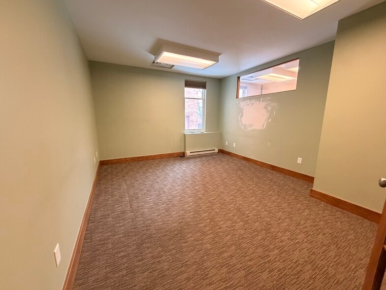 More Photos Of 205 S Mill St, Aspen Storefront For Lease