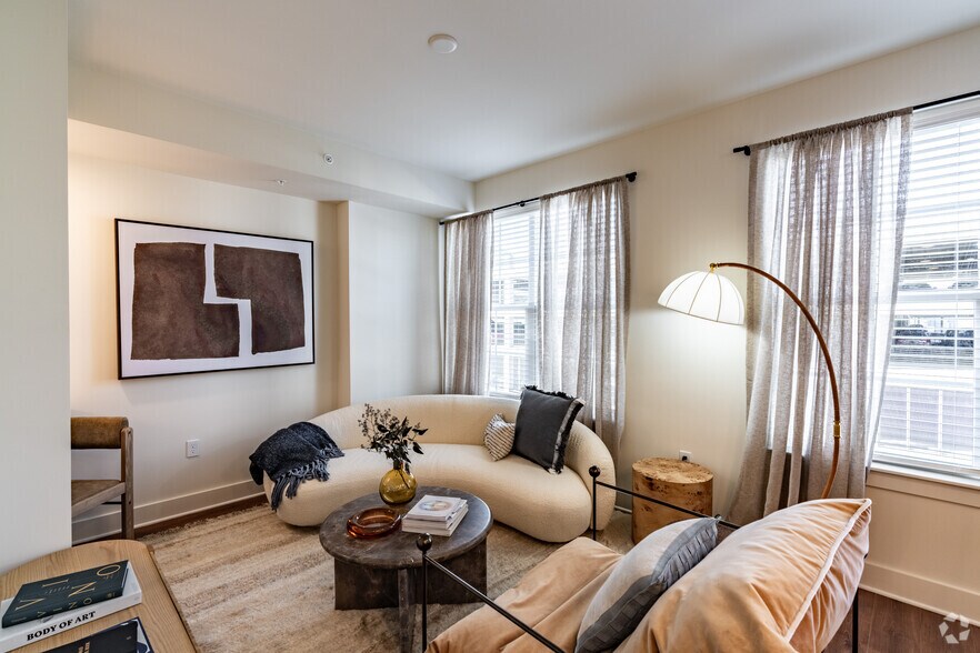 More Photos Of 820 4th Ave N, Nashville Apartments For Lease