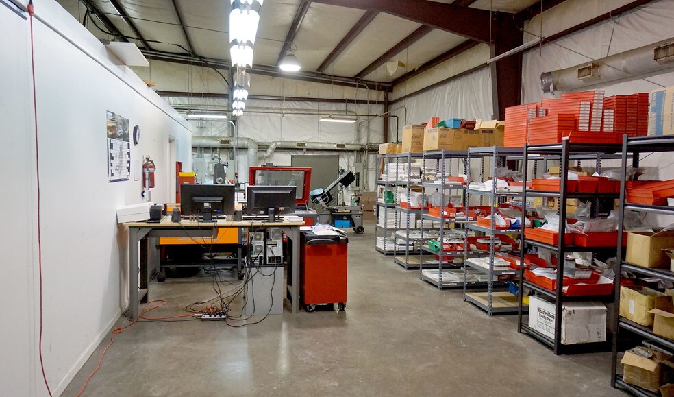 More Photos Of 812 Tradesmens Park Loop, Hutto Light Manufacturing For Lease