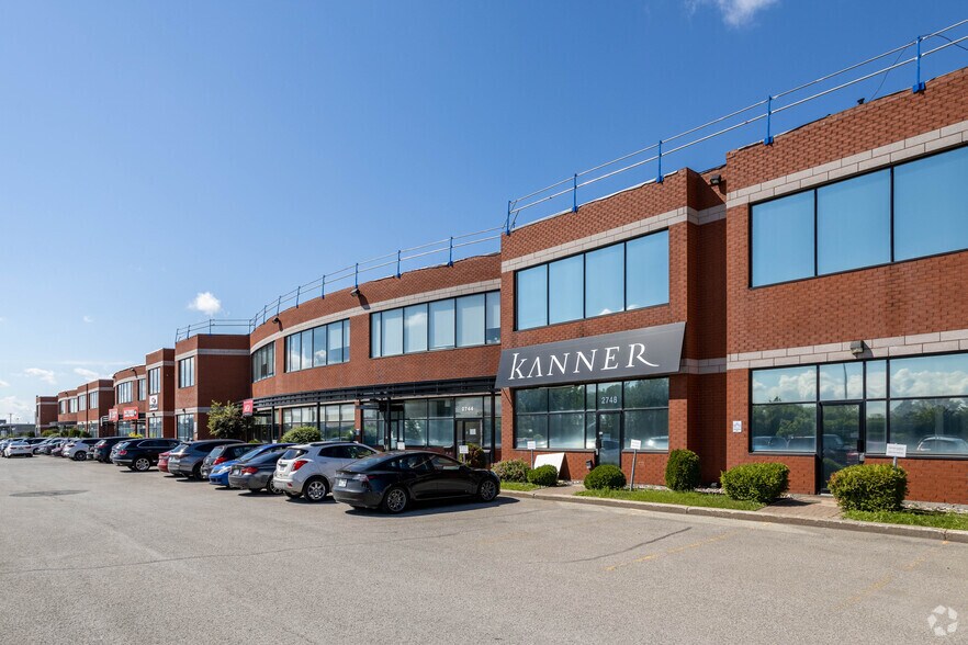 More Photos Of 2700-2760 Boul Daniel-Johnson, Laval Warehouse For Lease