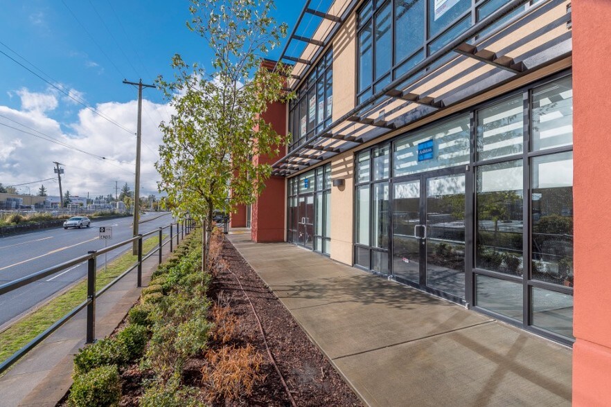 More Photos Of 30475 Cardinal Ave, Abbotsford Office For Sale