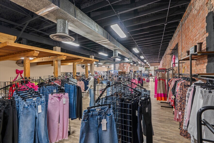 More Photos Of 112 Austin Ave, Lamesa General Retail For Sale