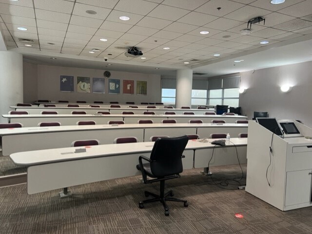 More Photos Of 401 N Broad St, Philadelphia Industrial For Lease