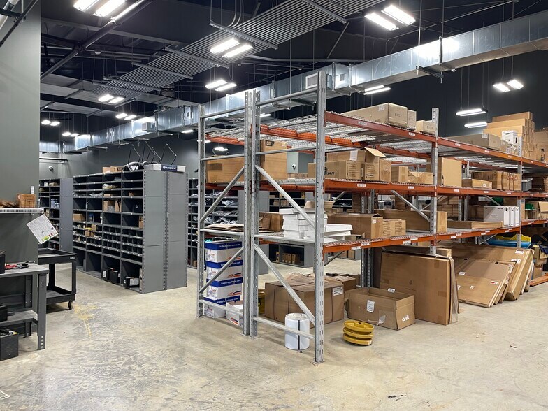 More Photos Of 20453 Interstate 30 S, Benton Flex For Lease