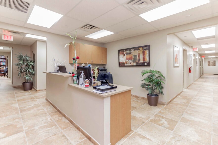 More Photos Of 12600 Pembroke Rd, Miramar Medical For Lease