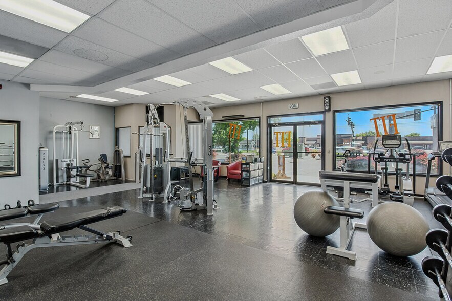 More Photos Of 6980 W Overland Rd, Boise Storefront Retail Office For Lease