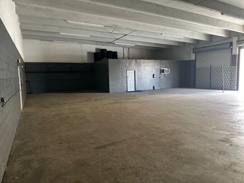 More Photos Of 3860 NW 125th St, Opa Locka Warehouse For Lease