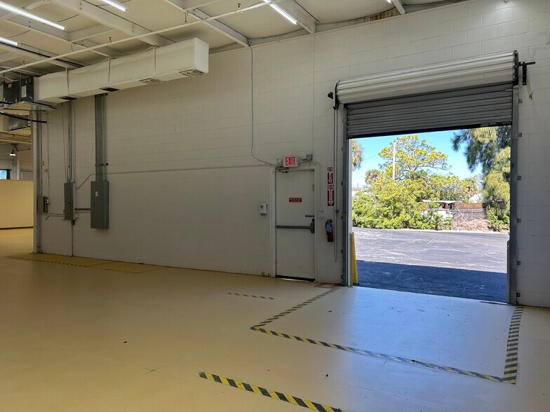 More Photos Of 7400 US Highway 19, New Port Richey Storefront For Lease