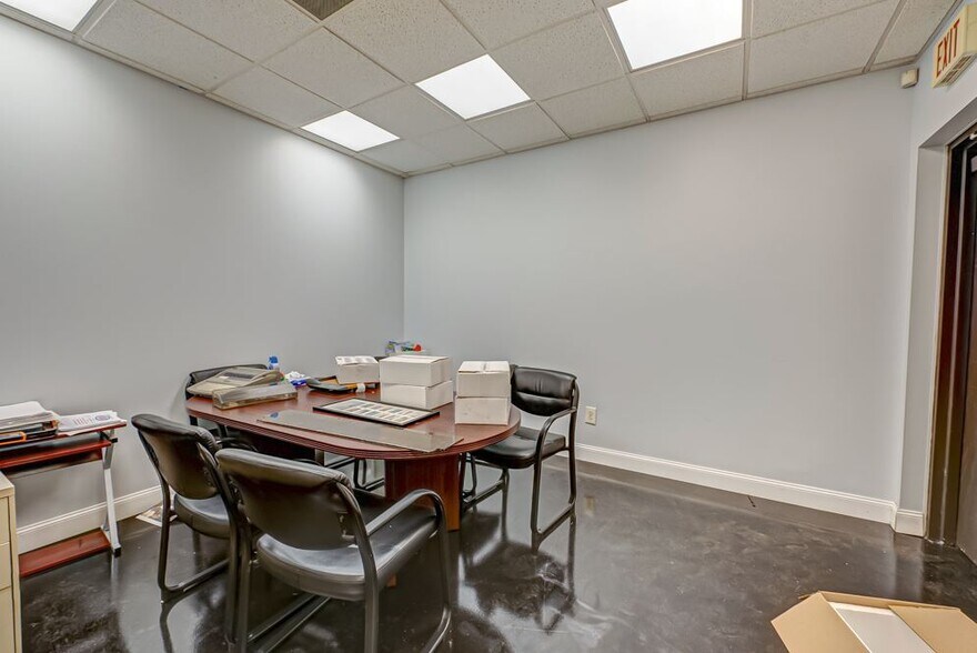 More Photos Of 185 Route 109, West Babylon Warehouse For Sale